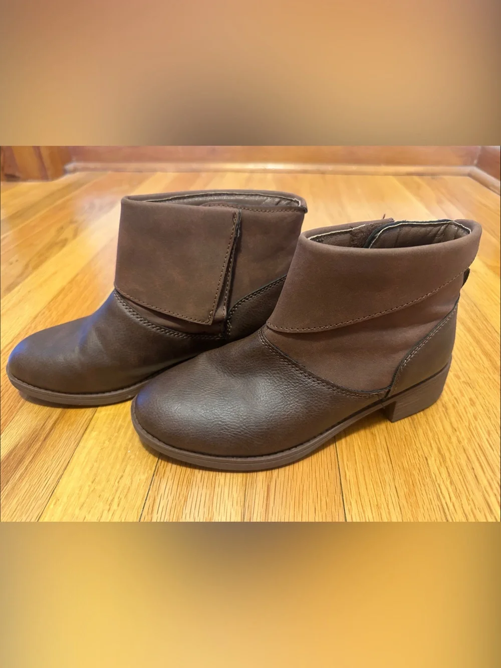 NWOT girls size 2 Brown Leather Ankle Boots